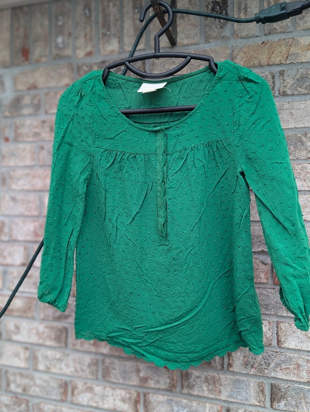 MAEVE Top Women's Size 0 Green Button front, 3/4 sleeve, scalloped bottom edge